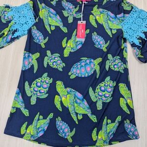 Simply Southern Navy and Green Turtle Print Top